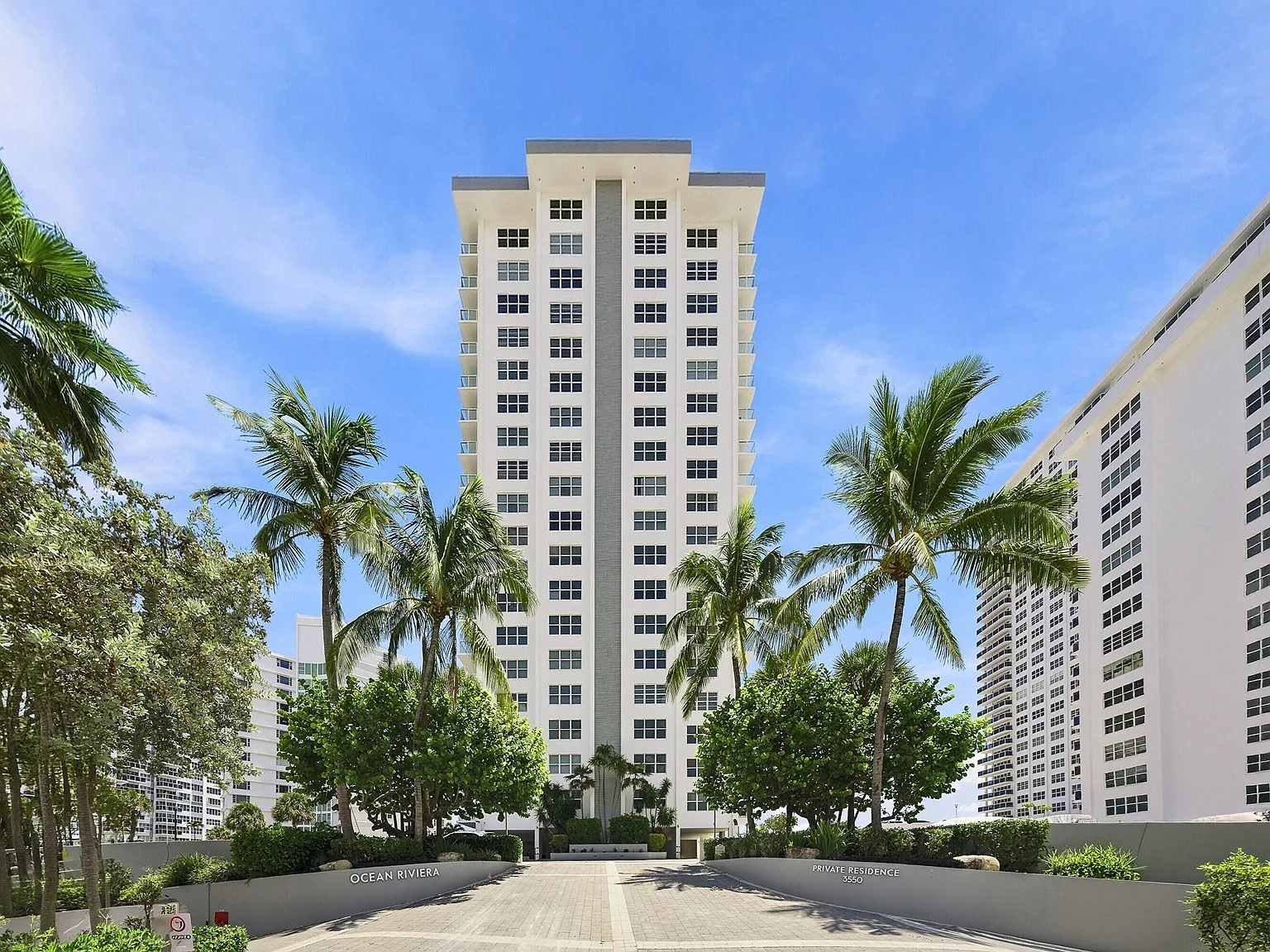 1 bed, 1.5 bath, 970 sqft, $3,200 — Photo 1