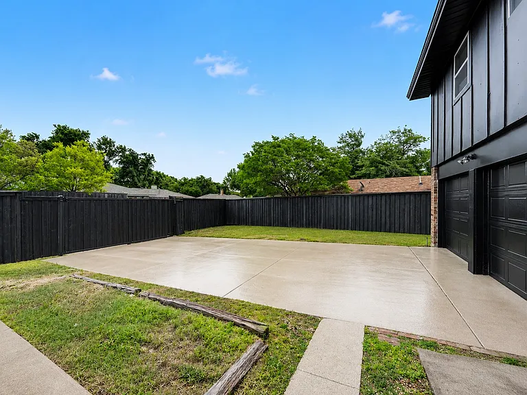 2709 Oak Cir — Photo 11