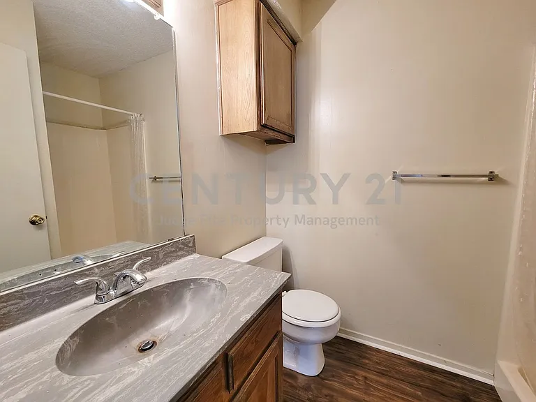 929 W Hickory St #A-8 — Photo 15