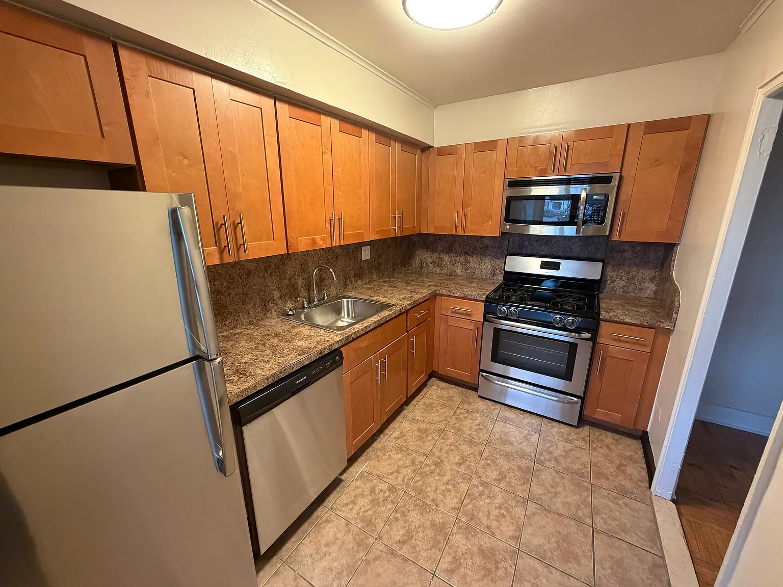 195th Ln, Fresh Meadows — Photo 4