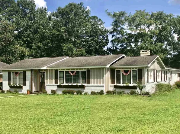 600 W 3rd St, Bay Minette, AL 36507