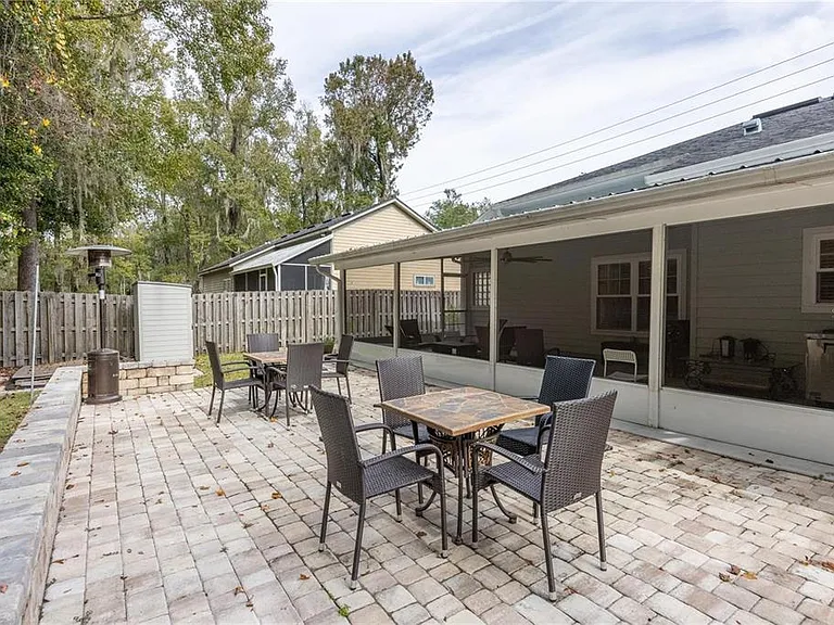 5504 NW 34th St — Photo 35