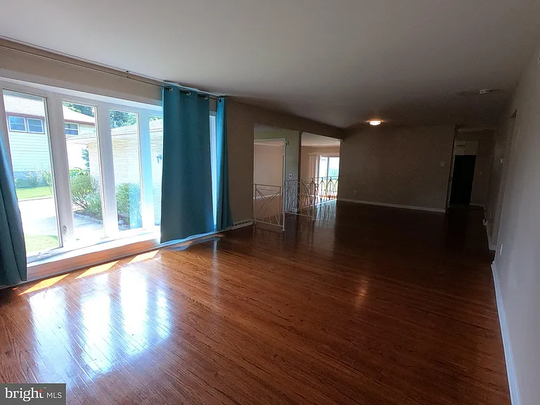 436 S Suffolk Dr — Photo 22
