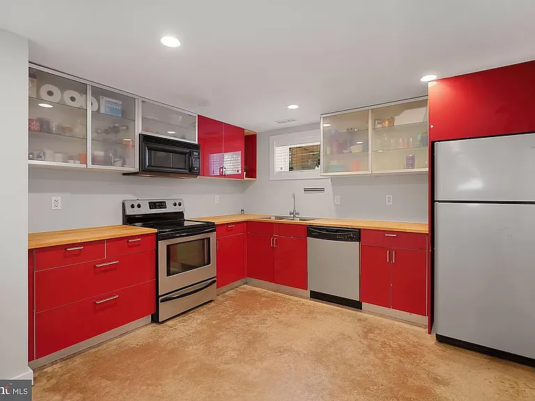 928 T St NW — Photo 22