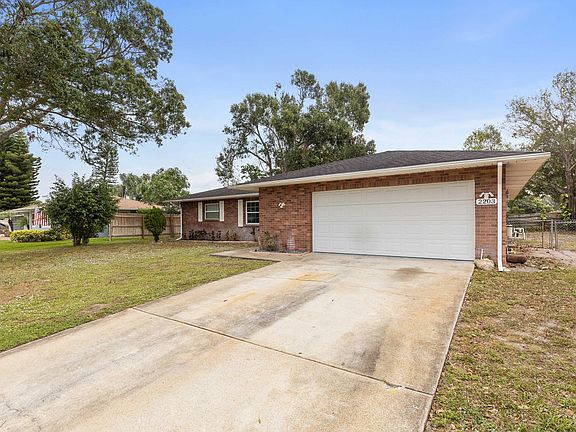 4th image of 2203 41st Street Ct W