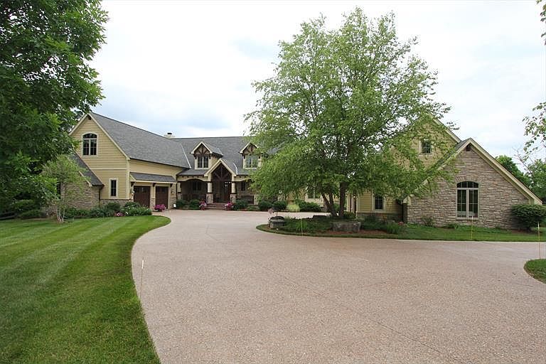 1st image of 952 Rosewood Dr