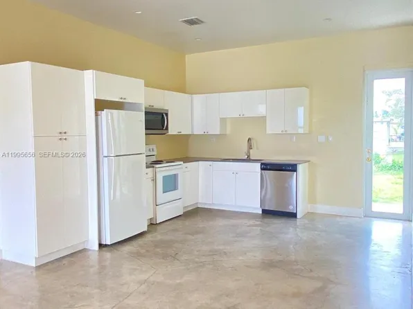 12150 213th St, Miami, FL 33177