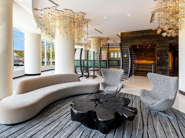 4545 Center Boulevard image 5 of 15