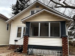 1909 SW Lane St, Topeka, KS 66604