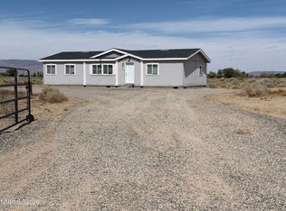 1940 E Antelope St, Silver Springs, NV 89429