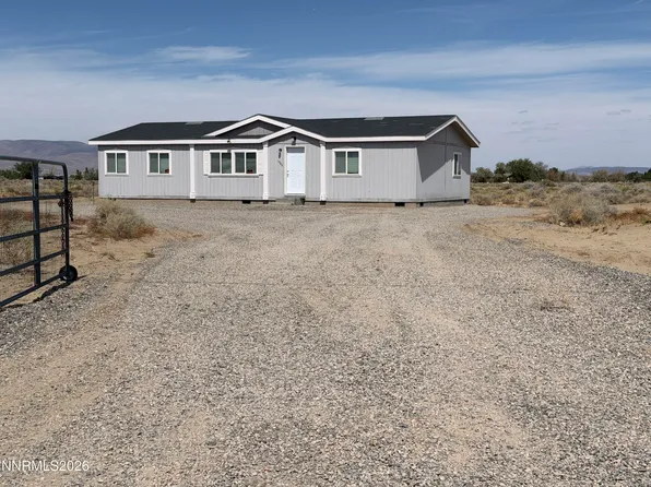 1940 E Antelope St, Silver Springs, NV 89429