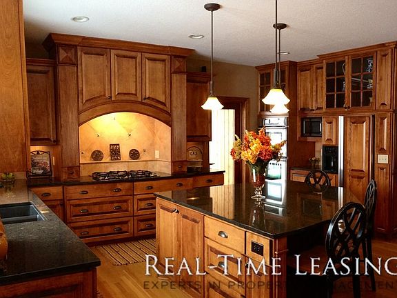 3rd image of 1655 Isabella Pkwy