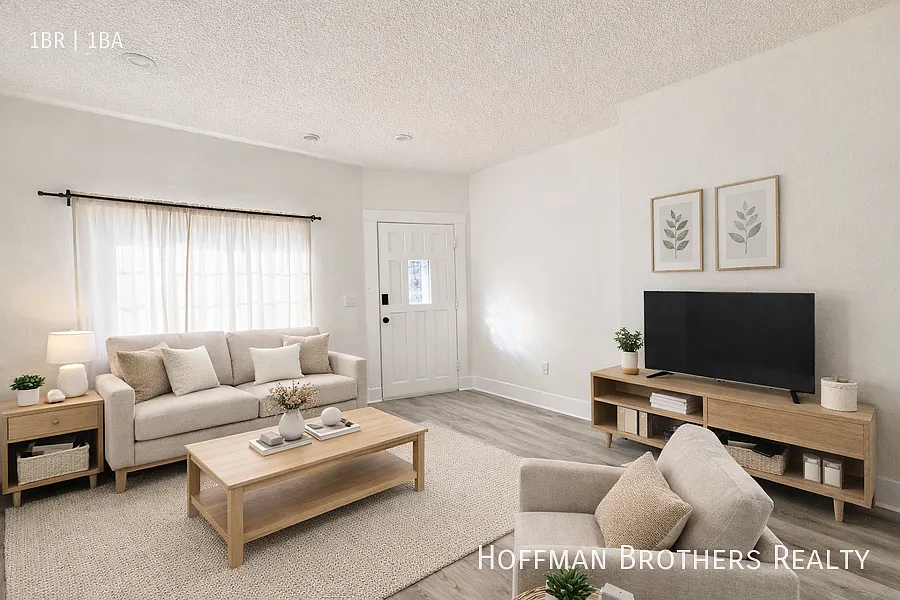 1336 S Catalina St Los Angeles, CA 90006 — Photo 1
