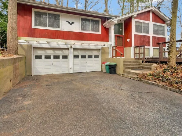 200 Harding Court, Centerport, NY 11721
