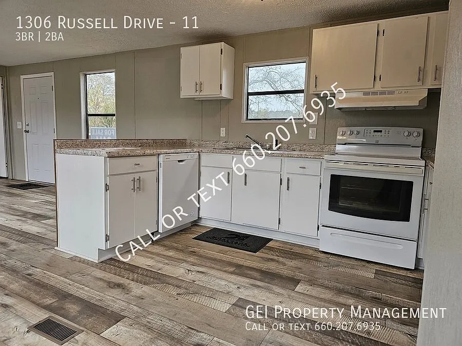 Updated, Newly Remodeled 3 BR Home — Photo 2