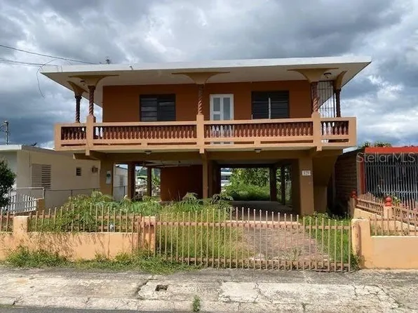 Calle Ucar W29 Urb Culebrina, San Sebastian, PR 00685