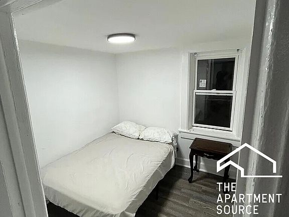 5th image of 1643 N Fairfield Ave #G