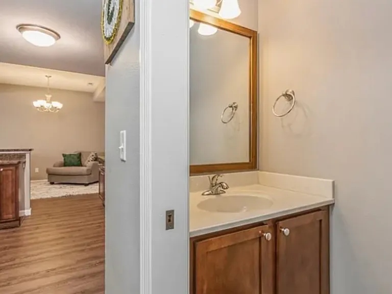 1597 Burr Dr — Photo 5