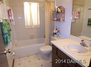 3rd image of 832 Stonybrook Cir