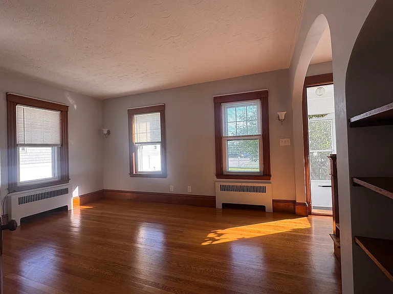 131 Ashley St — Photo 7