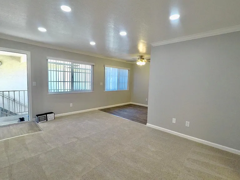 633 Grand Fir Ave #6 — Photo 3
