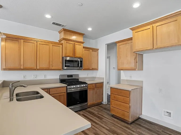 19009 Compass Dr — Photo 7