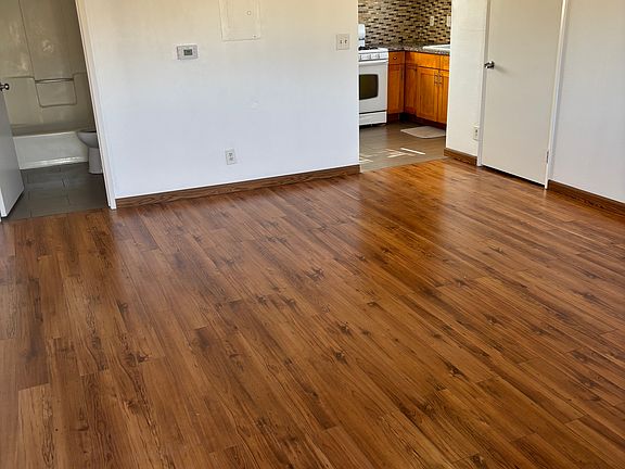 4th image of 2240 Norwalk Ave #201