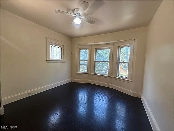 4th image of 9406 Columbia Ave #1