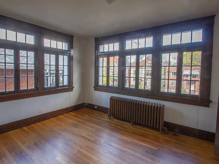414 Franklin Ave #2R — Photo 6