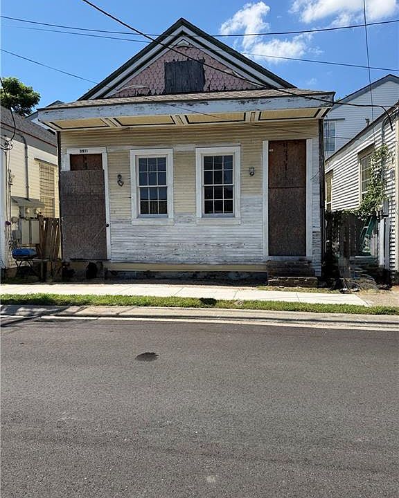 1st image of 3509-11 S Saratoga St