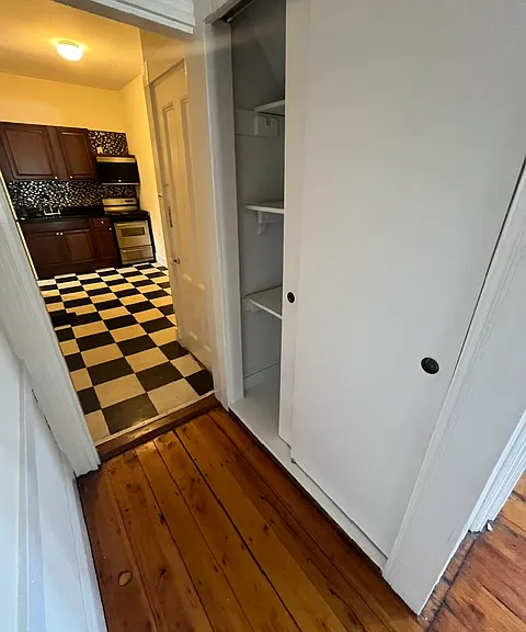 Parker St — Photo 10