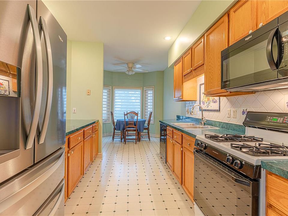 2nd image of 1655 Harding Cir