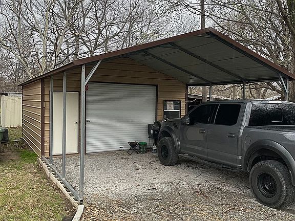 3rd image of 113 Diane Dr