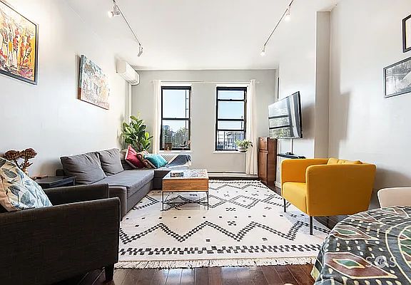 2nd image of 412 7th Ave APT 4R