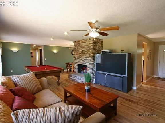 5th image of 16047 S Beaver Glen Dr
