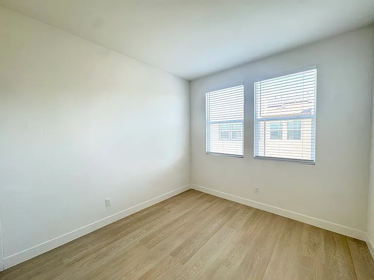 11161 Akarna Ct — Photo 30