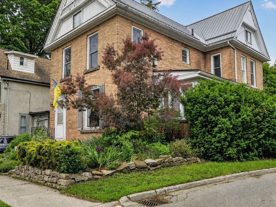 1st image of 186 King St E