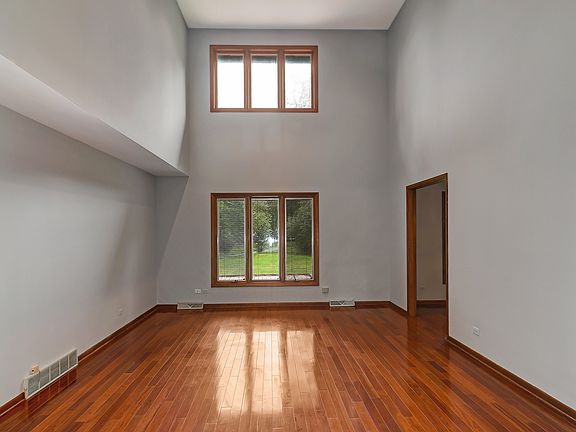 4th image of 1907 Sunnydale Ln