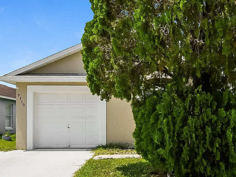 9710 Red Clover Ave — Photo 3
