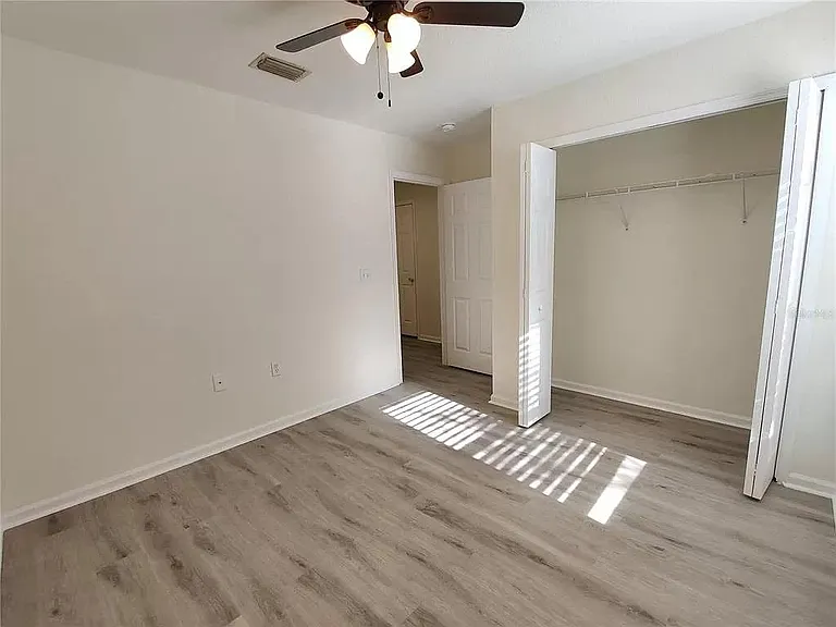 16302 Parkstone Palms Ct — Photo 32
