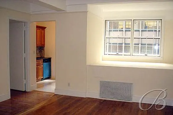 Rented by Bellmarc Realty | media 15