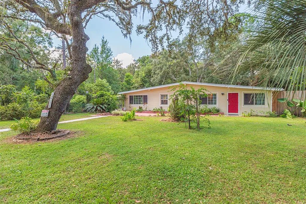 2 bed, 1.5 bath, 1188 sqft, $2,000 — Photo 2