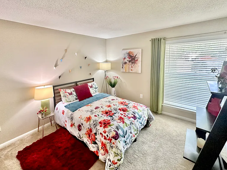 South Lake Apartments — Photo 11