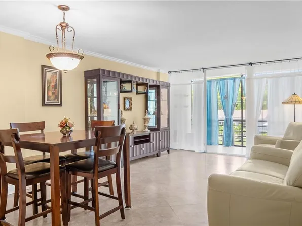 120 Royal Park Drive #2H, Oakland Park, FL 33309