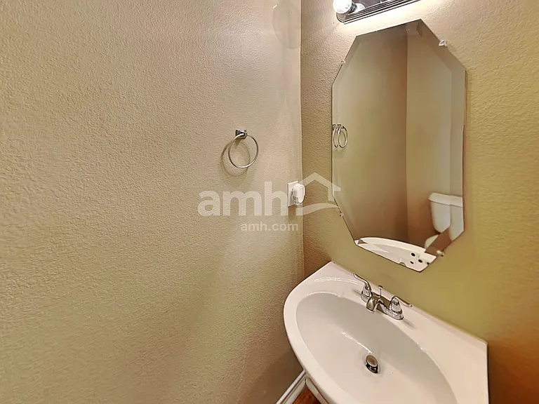 304 Double Oak Ln — Photo 8