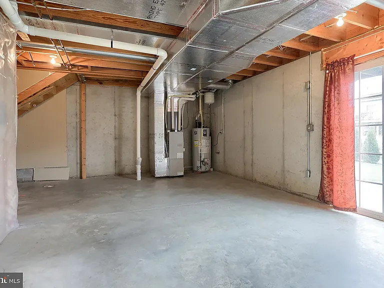 2120 Autumn Ct — Photo 27