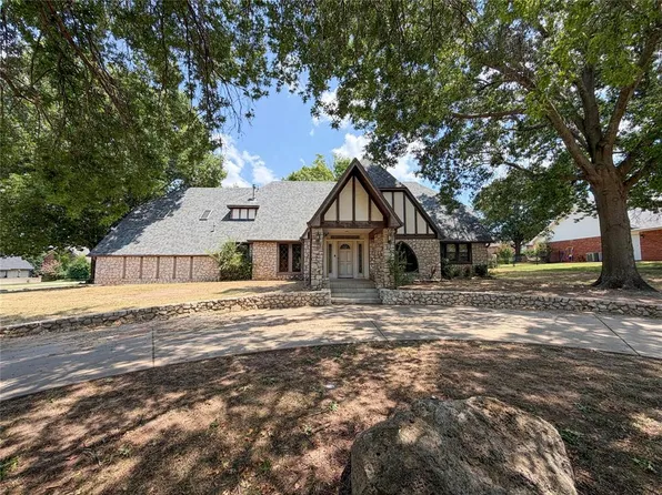 2317 Robinwood Cir, Shawnee, OK 74801
