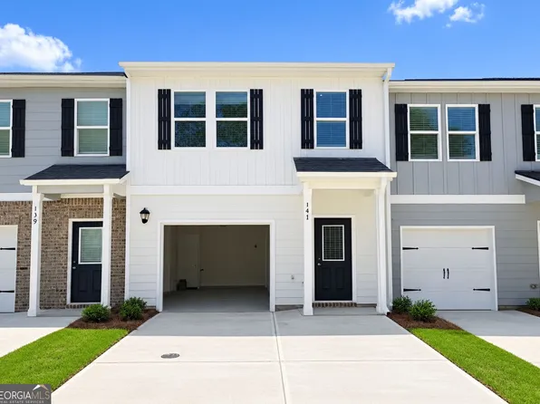 141 Village Green Dr NW, Adairsville, GA 30103