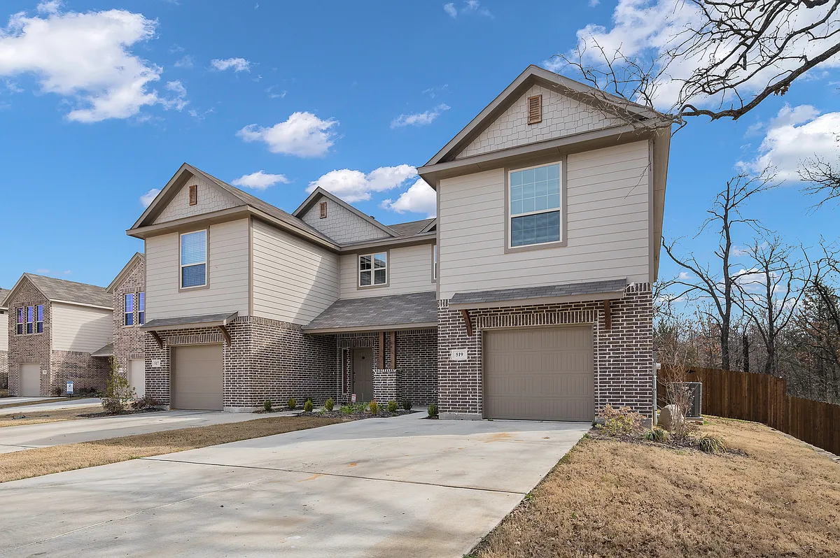 Building Photo - 517 S Mockingbird Ln #519
