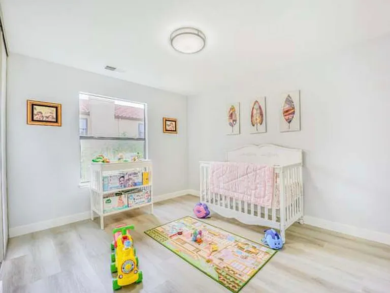 118 Lurene Dr — Photo 13